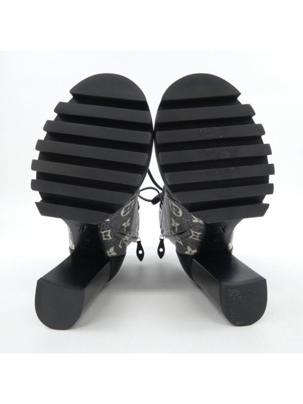 Louis Vuitton Monogram Denim Star Trail Line Boots - Picture 4 of 6